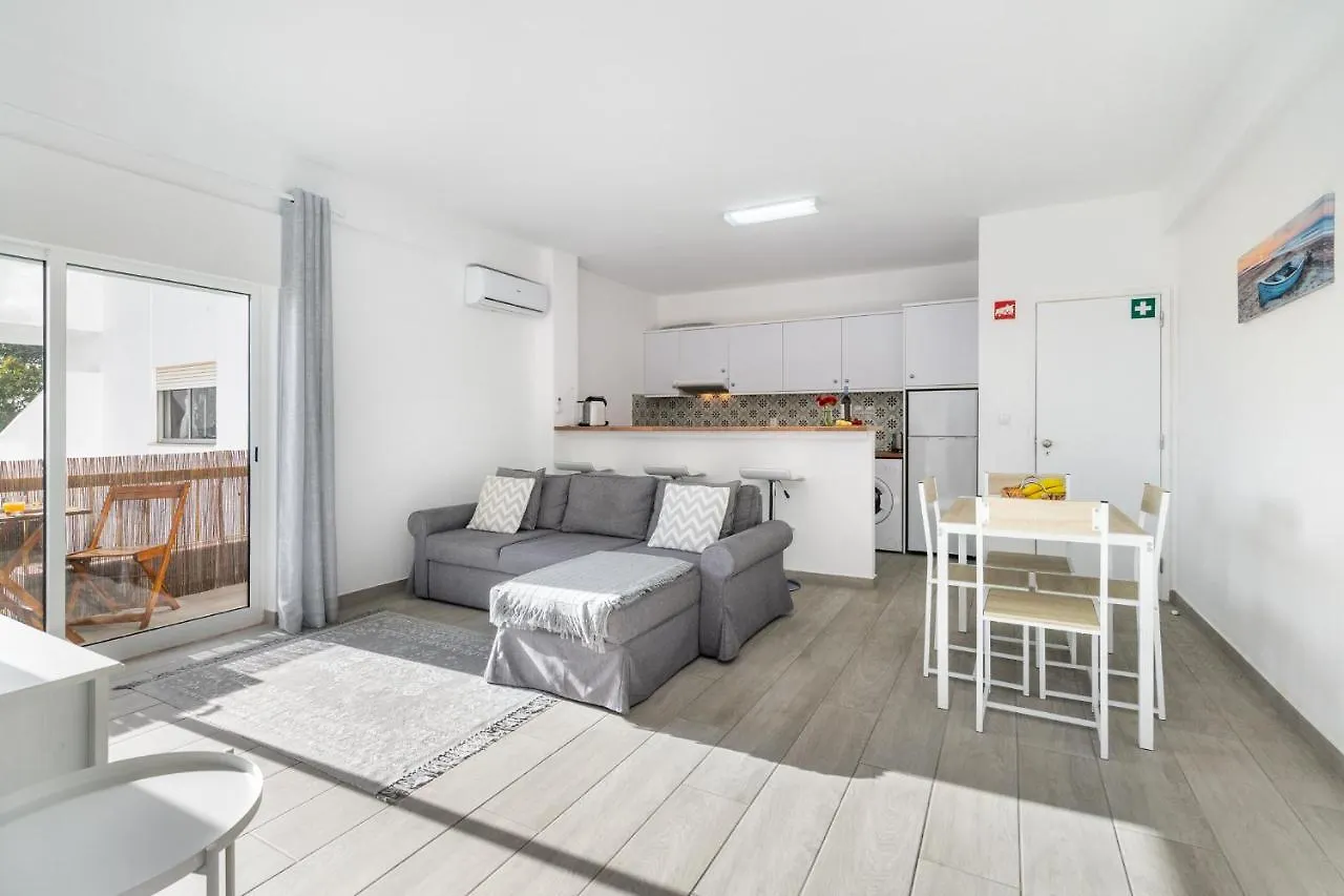 Apartamento Cor Do Mar - Sunny, Clean And Spacious Apartment With Sea View, In Alvor - Very Close Walking Distance To The Beach And Alvor Village